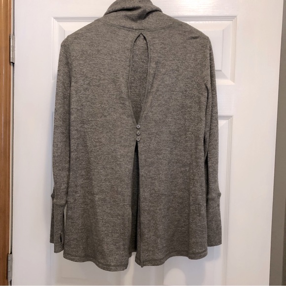 ☀️ Cable & Gauge Sweater Top with Cinch Neck Size Medium - Picture 8 of 11